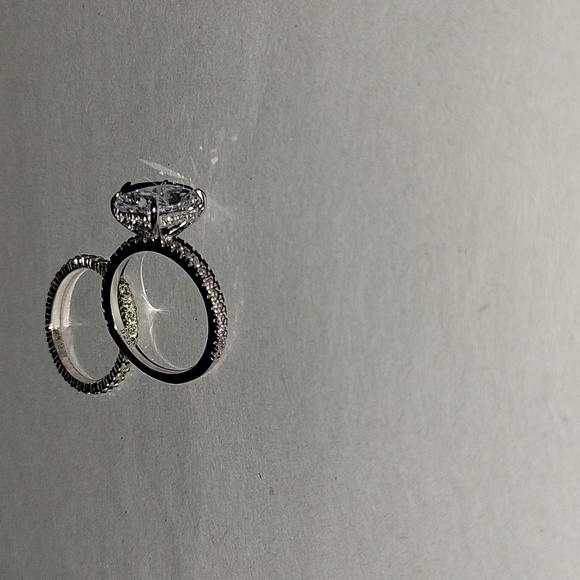 Bridal Engagement And Bridal Ring Set - Picture 4 of 9